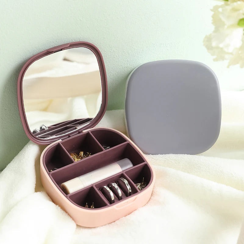 Jewelry & Cosmetic Organizers